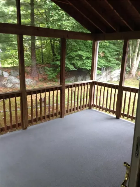 98 South St, Upton, MA 01568 photo 10