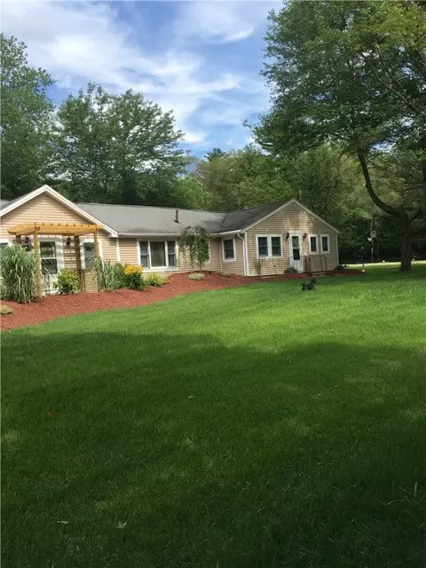 98 South St, Upton, MA 01568 photo 11