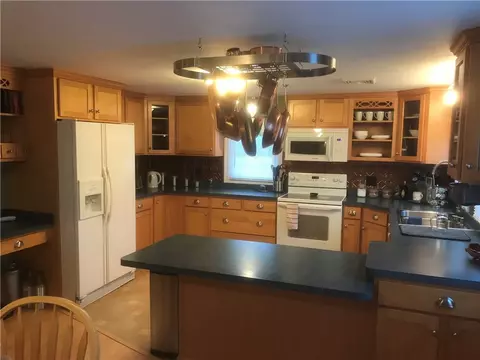 98 South St, Upton, MA 01568 photo 16