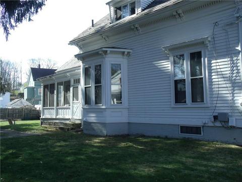 78 Coe St, Woonsocket, RI 02895 photo 4