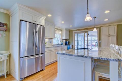 125 Coldbrook Rd, Warwick, RI 02888 photo 8