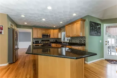 40 Basil Xing, Cranston, RI 02921 photo 16