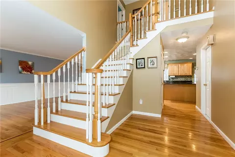 40 Basil Xing, Cranston, RI 02921 photo 3