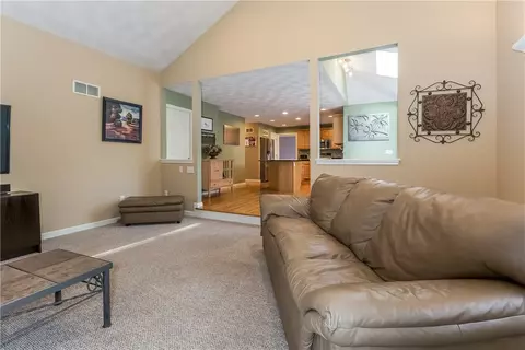 40 Basil Xing, Cranston, RI 02921 photo 10