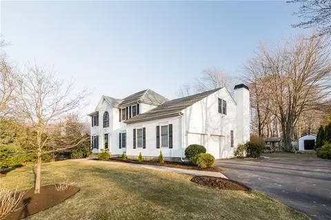 40 Basil Xing, Cranston, RI 02921 photo 2