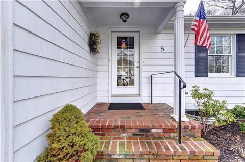 5 Sandra Dr, Bristol, RI 02809 photo 2