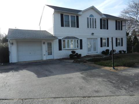 25 Hillside Dr, Warwick, RI 02889 photo 1