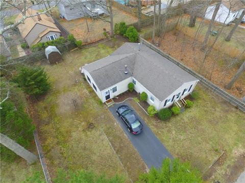 310 Inez Ave, Warwick, RI 02886 photo 5