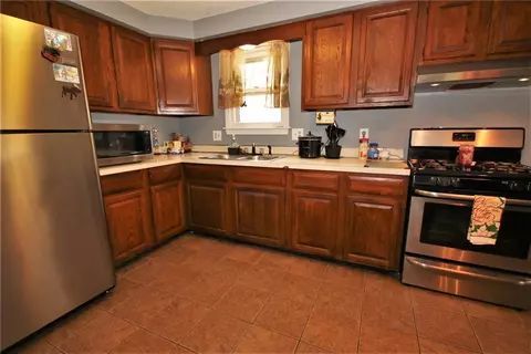 640 Lapham Farm Rd, Mapleville, RI 02839 photo 9