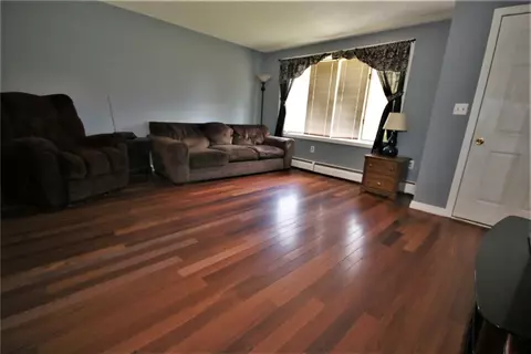 640 Lapham Farm Rd, Mapleville, RI 02839 photo 4