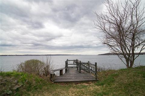 14 Leonard St, Warren, RI 02885 photo 4