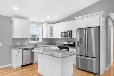528 Bound Rd, Woonsocket, RI 02895 photo 2