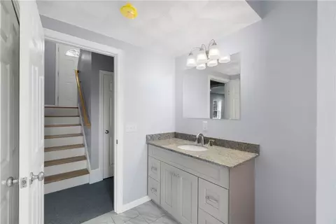 528 Bound Rd, Woonsocket, RI 02895 photo 12