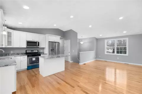 528 Bound Rd, Woonsocket, RI 02895 photo 3