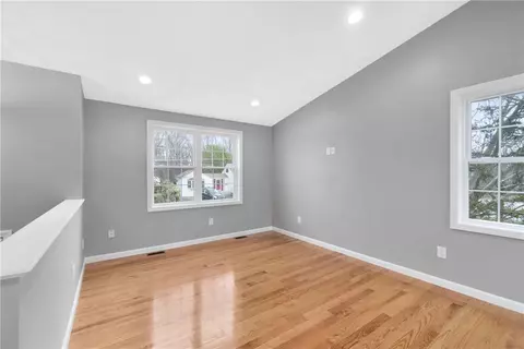 528 Bound Rd, Woonsocket, RI 02895 photo 5