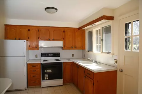 11 Old Post Rd, Westerly, RI 02891 photo 8