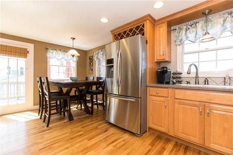 44 Star Ave, Woonsocket, RI 02895 photo 9