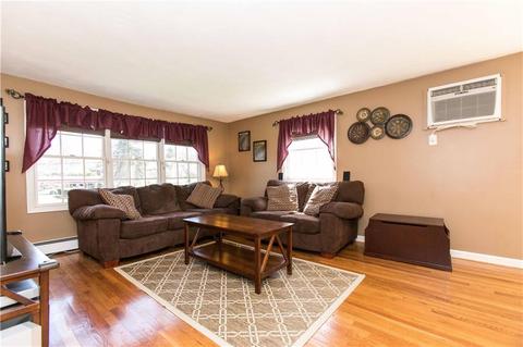 44 Star Ave, Woonsocket, RI 02895 photo 4