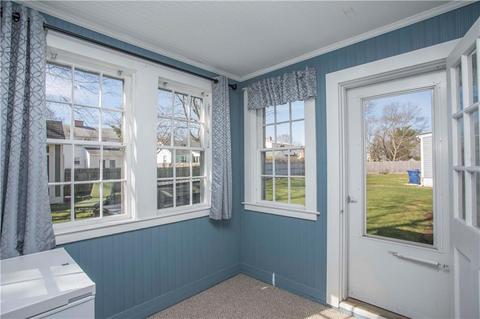 52 Cavalcade Blvd, Warwick, RI 02889 photo 6