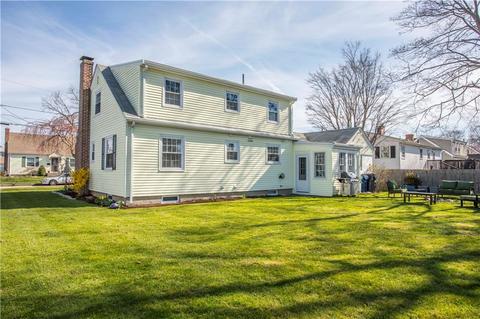 52 Cavalcade Blvd, Warwick, RI 02889 photo 3