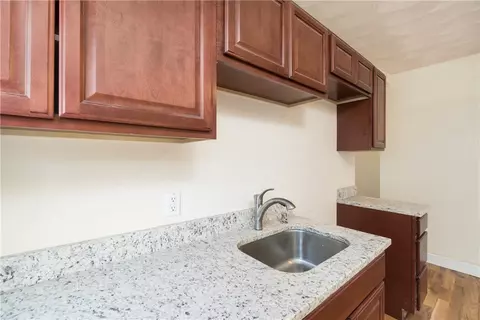37 Merida Ave, Woonsocket, RI 02895 photo 6