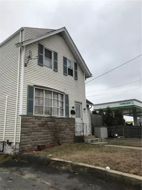675 Killingly St, Johnston, RI 02919 photo 3