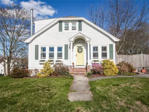 4 Grand Ave, Warwick, RI 02889 photo 1