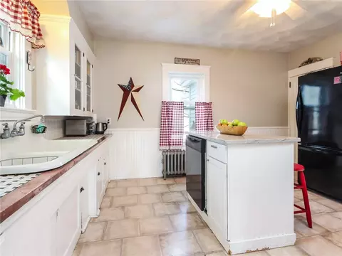 4 Grand Ave, Warwick, RI 02889 photo 9