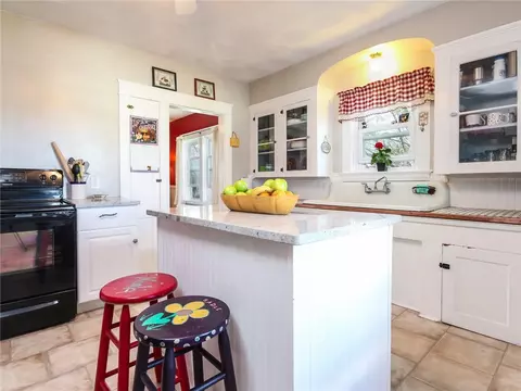 4 Grand Ave, Warwick, RI 02889 photo 8