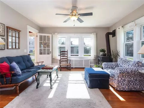 4 Grand Ave, Warwick, RI 02889 photo 4