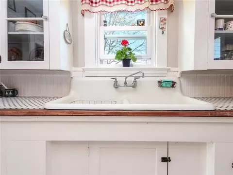 4 Grand Ave, Warwick, RI 02889 photo 10