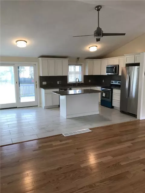 16 Smith Street St, Warwick, RI 02886 photo 4