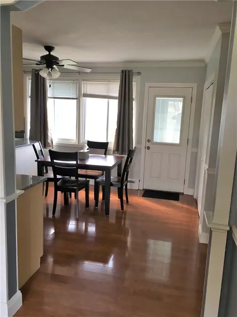 54 Independence Dr, Warwick, RI 02888 photo 4