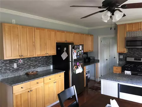54 Independence Dr, Warwick, RI 02888 photo 3