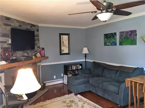 54 Independence Dr, Warwick, RI 02888 photo 5