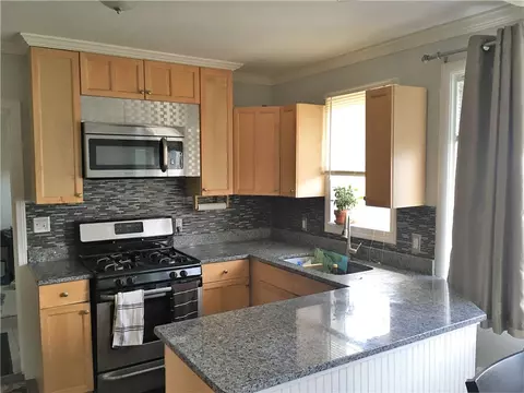 54 Independence Dr, Warwick, RI 02888 photo 2