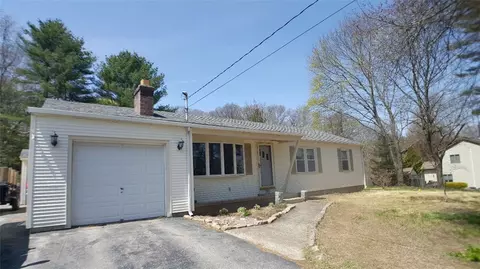 707 Commonwealth Ave, Warwick, RI 02886 photo 2