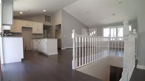 707 Commonwealth Ave, Warwick, RI 02886 photo 5