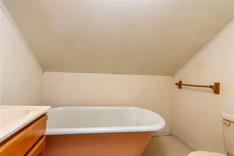 23 Arlington St, Woonsocket, RI 02895 photo 12
