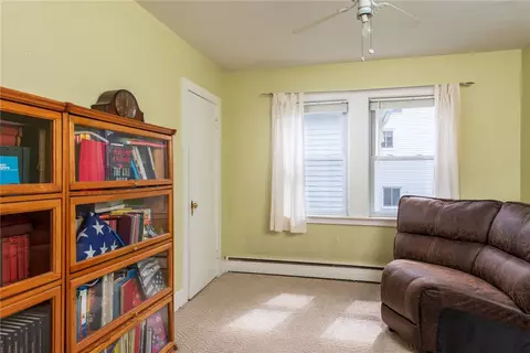 23 Arlington St, Woonsocket, RI 02895 photo 8