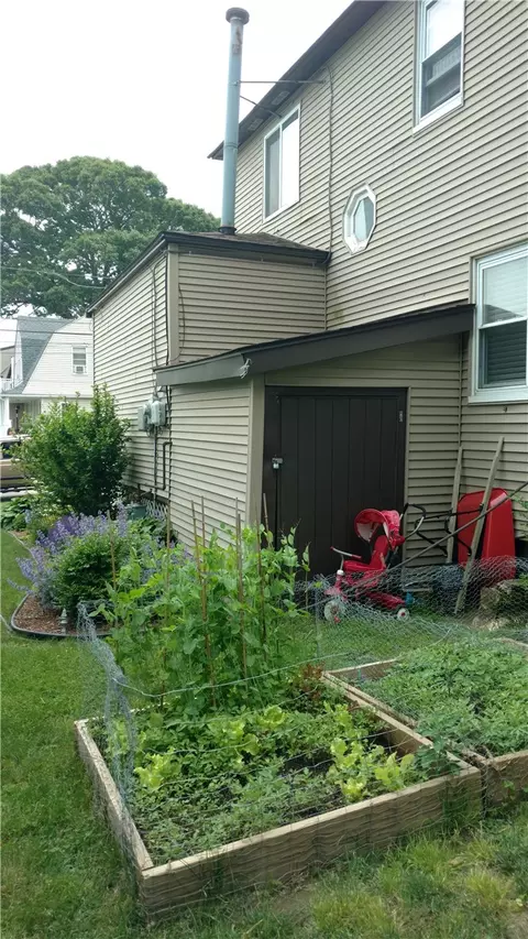 43 Surf Ave, Warwick, RI 02889 photo 4