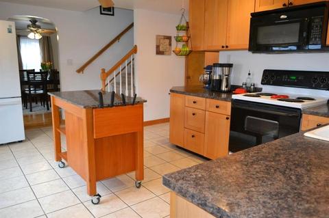 279 Larch St, Woonsocket, RI 02895 photo 3