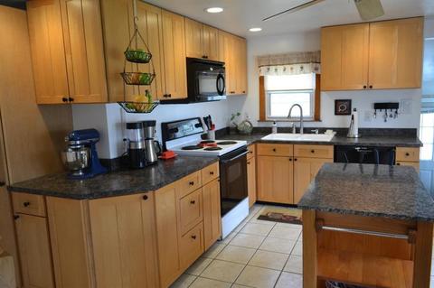 279 Larch St, Woonsocket, RI 02895 photo 2