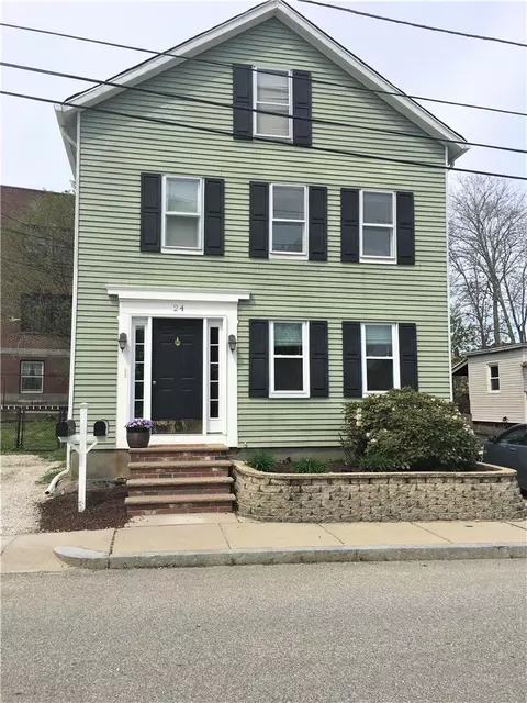 24 Barney St, Warren, RI 02885 photo 1