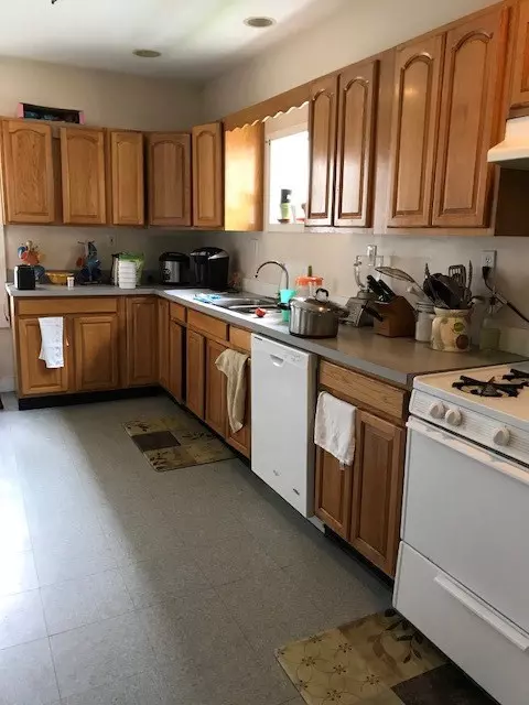 97 Willow St, Woonsocket, RI 02895 photo 3