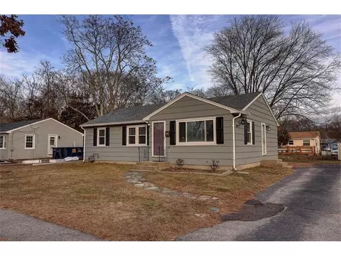 153 Asylum Rd, Warwick, RI 02886 photo 2
