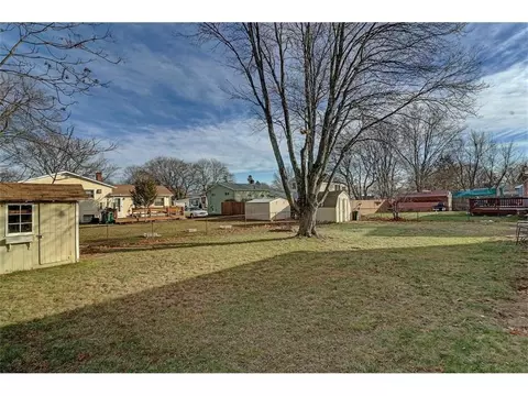 153 Asylum Rd, Warwick, RI 02886 photo 4