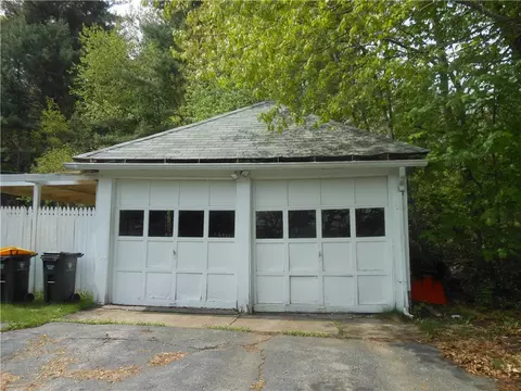 565 Central St, Mapleville, RI 02839 photo 6