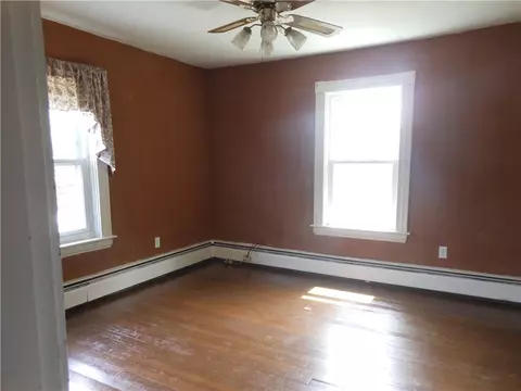 565 Central St, Mapleville, RI 02839 photo 15