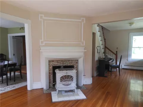 565 Central St, Mapleville, RI 02839 photo 13